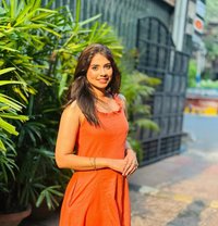 Anushka - puta in Bangalore