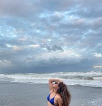 Anushka - puta in Candolim, Goa