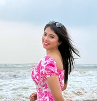 Anushka - puta in Candolim, Goa