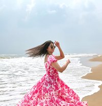Anushka - puta in Candolim, Goa