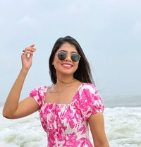 Anushka - puta in Candolim, Goa