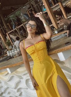 Anushka - escort in Candolim, Goa Photo 2 of 4