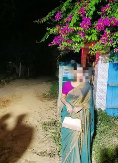 Anushka - puta in Chennai Photo 3 of 10