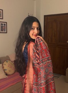 Anushka - escort in Chennai Photo 1 of 4