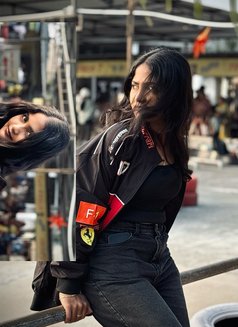 Anushka - escort in Chennai Photo 3 of 3