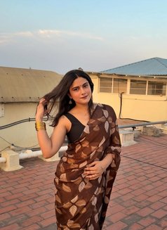 Anushka - escort in Chennai Photo 1 of 3