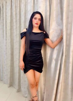 Anushka - puta in Dubai Photo 5 of 5