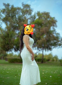 Anushka - escort in Dubai Photo 4 of 9