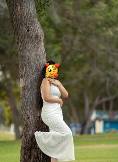 Anushka - escort in Dubai Photo 6 of 9