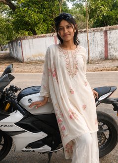 Anushka Cam & Meet Indep. Girl - escort in Hyderabad Photo 4 of 4