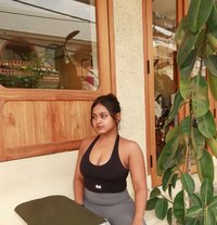 Anushka - puta in Kochi