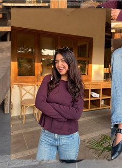 Anushka - escort in Kolkata Photo 2 of 3