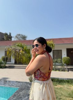 Anushka - escort in Kolkata Photo 1 of 3
