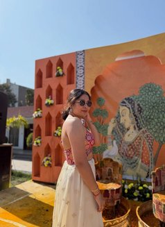 Anushka - escort in Kolkata Photo 2 of 3