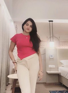 Anushka - escort in Madurai Photo 1 of 4