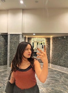 Anushka - escort in Maldives Photo 4 of 4