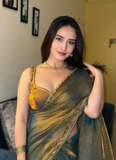 Anushka - escort in Mumbai Photo 3 of 4