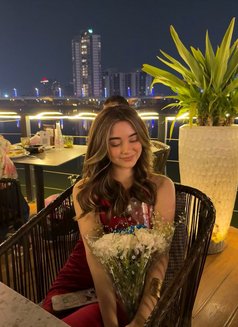 Anushka - escort in Mumbai Photo 2 of 3