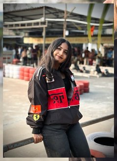 Anushka - escort in Mumbai Photo 2 of 3
