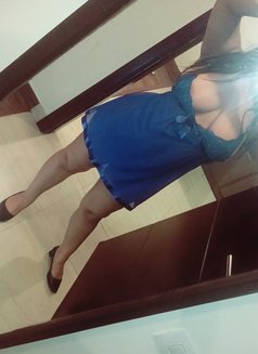 Anushka - escort in New Delhi Photo 1 of 3