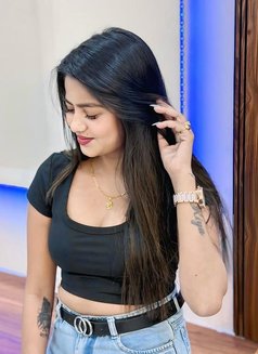 Anushka - escort in Pattaya Photo 2 of 3