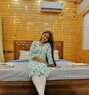 Anushka Kochi Kerala Real Meet Service - puta in Kochi Photo 1 of 2