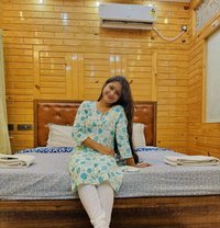 Anushka Kochi Kerala Real Meet Service - puta in Kochi