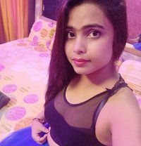 Anushka Kochi Kerala Real Meet Service - puta in Kochi