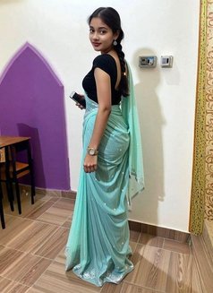 Anushka Kochi Kerala Real Meet Service - puta in Kochi Photo 3 of 3