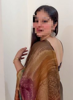 Anushka Patel Cam & Meet ~ Active 100% - puta in Hyderabad Photo 9 of 14