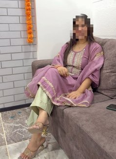 Anushka Patel Cam & Meet ~ Active 100% - puta in Hyderabad Photo 12 of 14