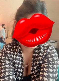 Anushka Real Meet & Cam Service - puta in Noida Photo 1 of 3