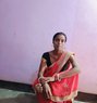 Anushka Singh - puta in Kolkata Photo 1 of 1