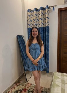 Anvi - escort in New Delhi Photo 3 of 4