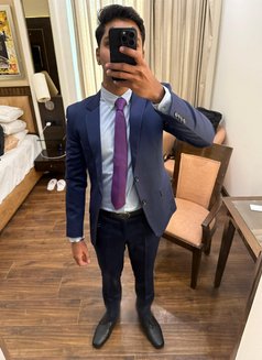 Anvit - Acompañante masculino in Pune Photo 4 of 4