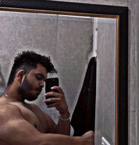 Any girl available in aerocity mohali ? - Acompañantes masculino in Chandigarh