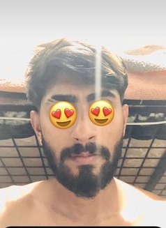 any one with Independent massage - Acompañantes masculino in Dubai Photo 15 of 15