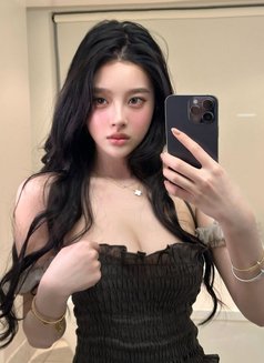 Anya - escort in Jakarta Photo 1 of 4