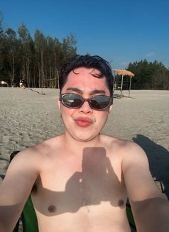 Anya - Male companion in Makati City Photo 2 of 10