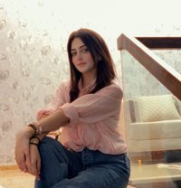 Anushka - puta in Dubai