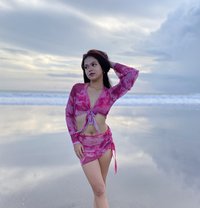 Anya - puta in Bali