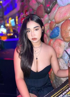 Anya - escort in Dubai Photo 2 of 5