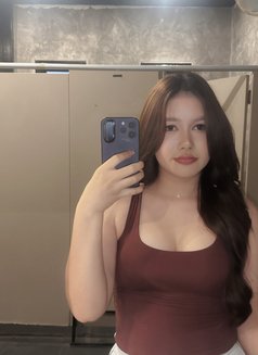 Anya - masseuse in Phuket Photo 1 of 3