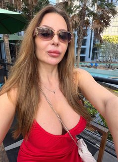 Anzhela - puta in Phuket Photo 13 of 17