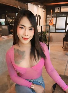 Aoffy - Transsexual escort in Fujairah Photo 6 of 9