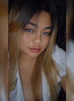 Aom - puta in Muscat Photo 5 of 8