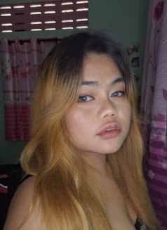 Aom - puta in Muscat Photo 7 of 8