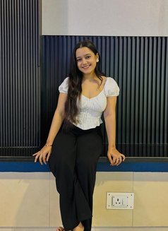 Aparna - escort in Mumbai Photo 5 of 6