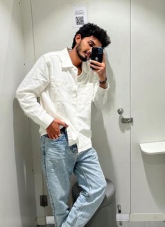 Aphaa - Male escort in Mumbai Photo 1 of 3