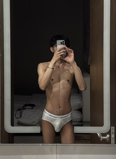 APO - Acompañantes masculino in Jeddah Photo 9 of 9